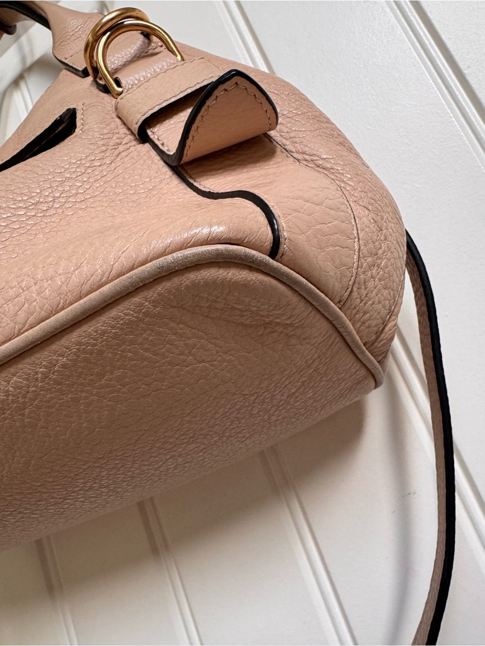 Marc Jacobs The Anchor Purse in Light Beige. 10” by 8” by 5.5” - Picture 5 of 12